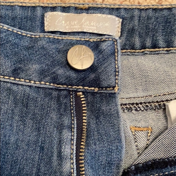 Almost Famous Jean Shorts - Picture 2 of 8